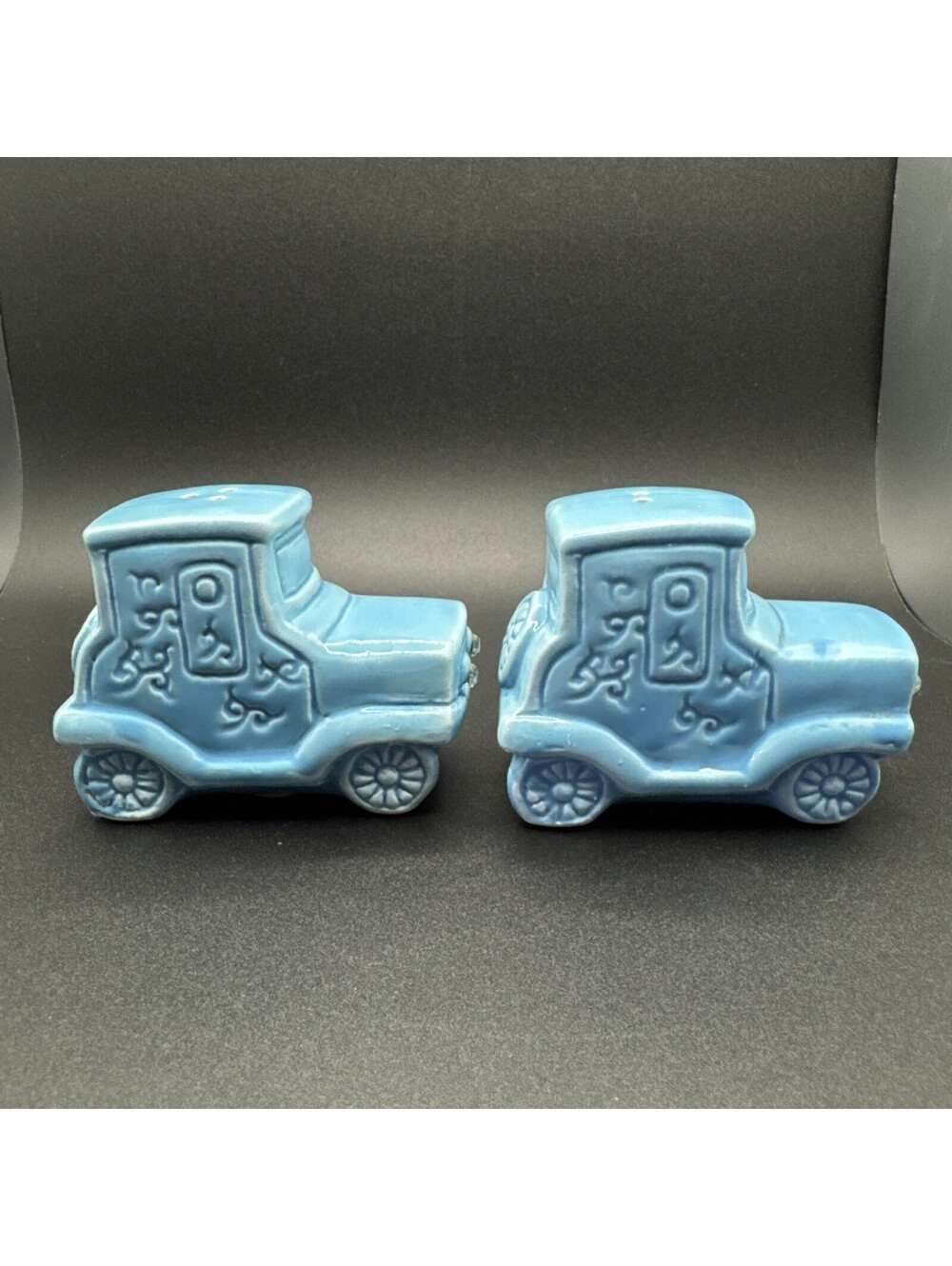 Vintage Ceramic Blue Car Salt And Pepper Shakers - Japan
